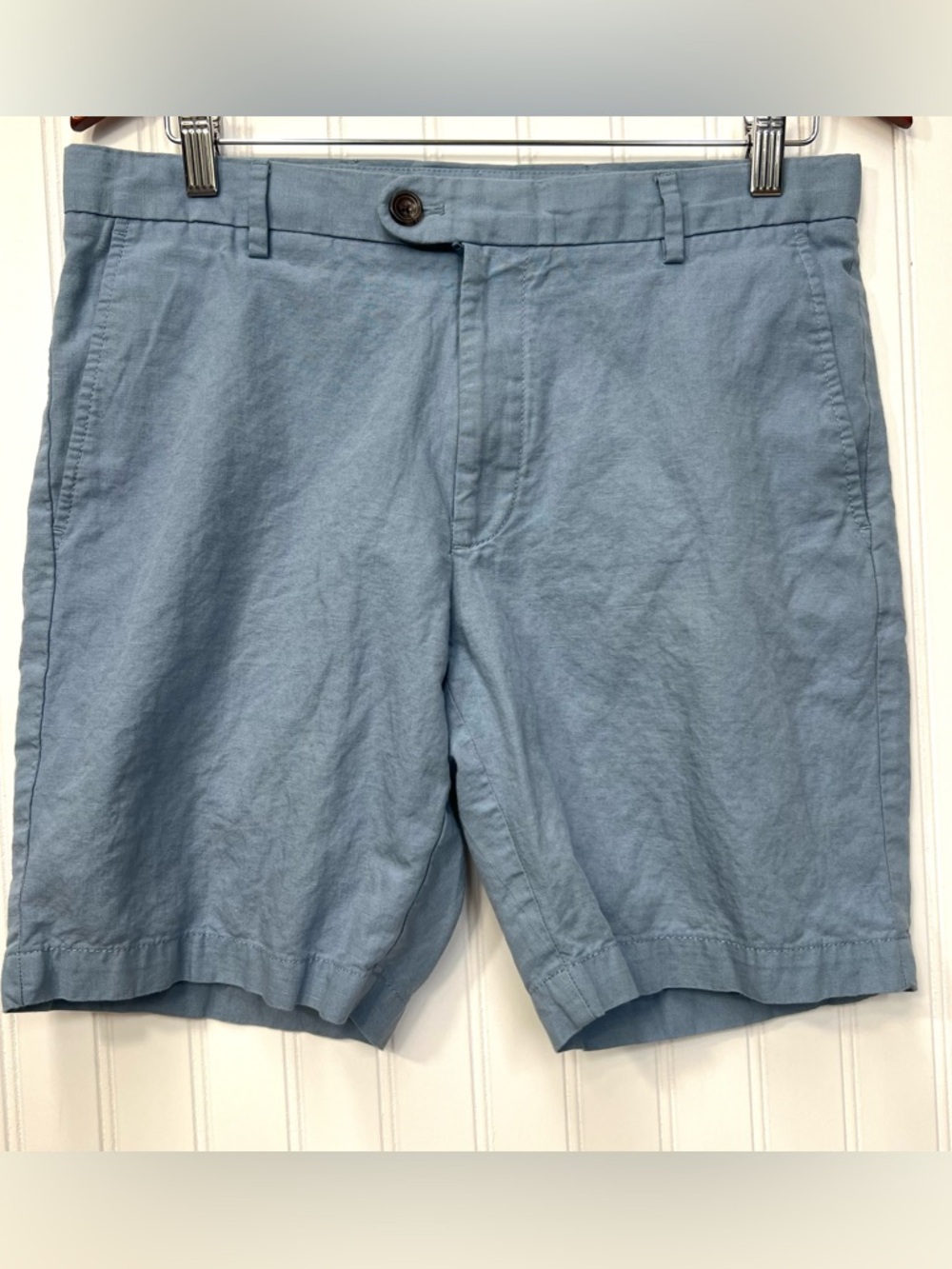 Charles Tyrwhitt Men’s Light Blue Flat-Front Cotton Linen Shorts 32